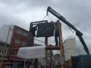 Pantalla de Leds para Información Ciudadana en As Pontes — grua isntalacion pantalla led