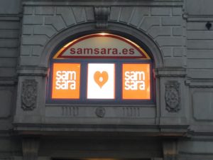 Pantalla de LED en Av Diagonal Barcelona — pantalla de leds exterior barcelona