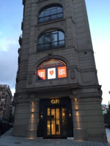 Pantalla de LED en Av Diagonal Barcelona — pantalla led barcelona